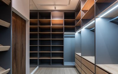 How to illuminate the wardrobe and walk-in closet with LED lighting